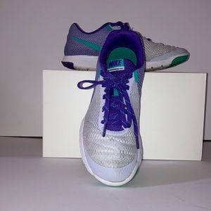 2 for $40 Nike Flex Experience RN 5 Women's Gray Running Shoes Women’s Size 8.5